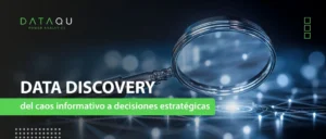 Lupa sobre red de datos digitales representando el proceso de Data Discovery
