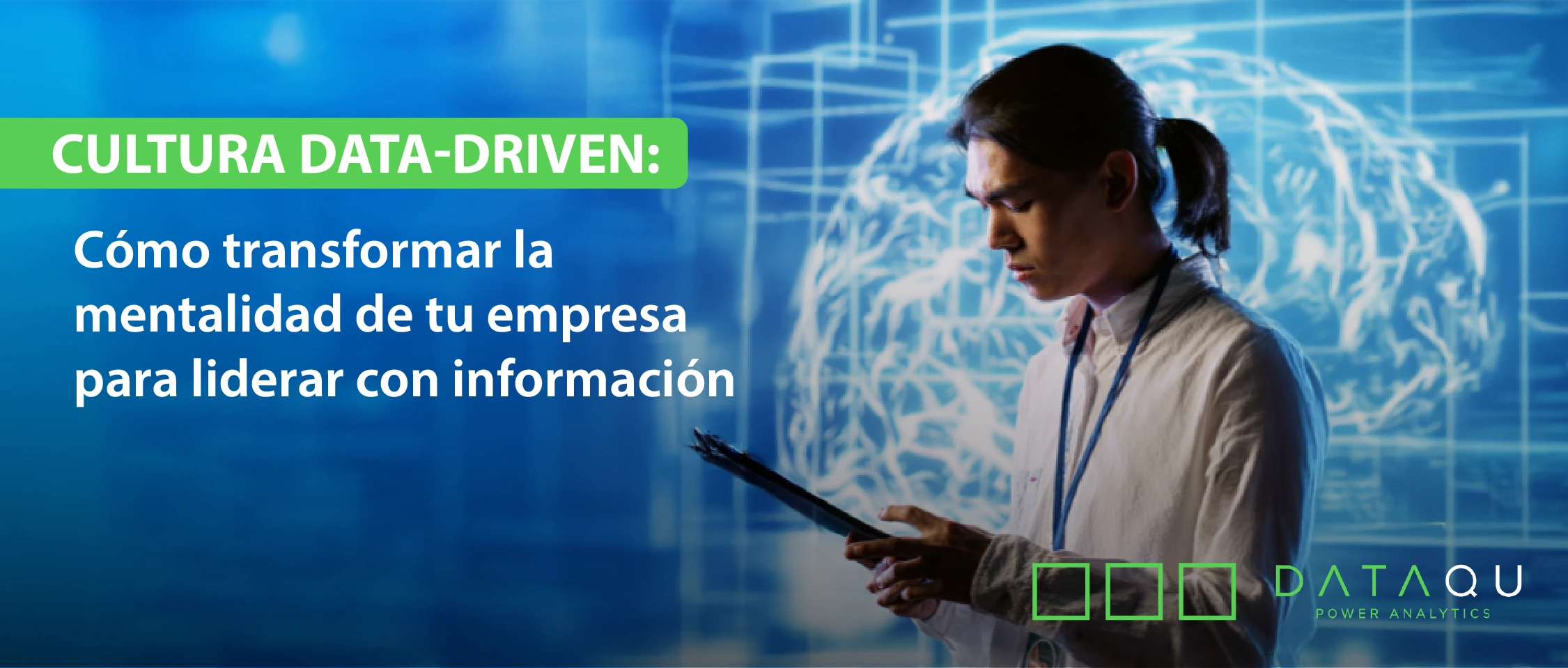 Profesional trabajando en laptop representando el uso de la auditoría como herramienta de planificación empresarial